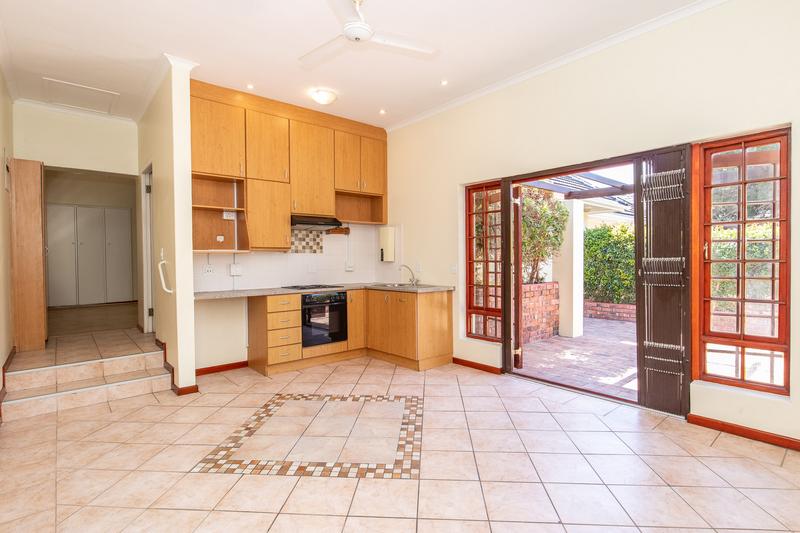 5 Bedroom Property for Sale in Bergvliet Western Cape